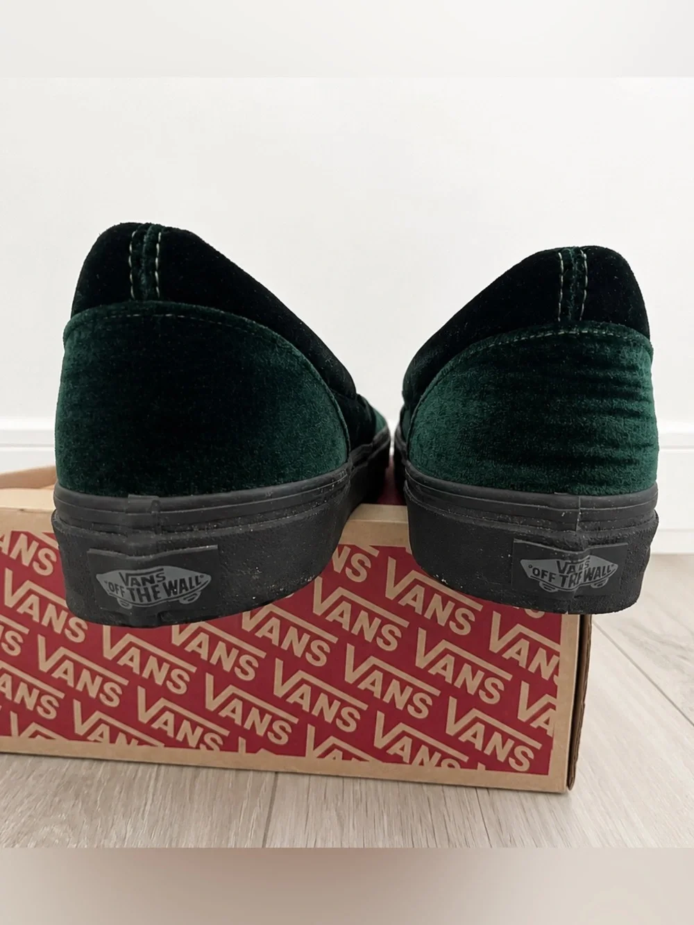Vans Classic Slip-On Men 12 Dark Green Velvet Black Gum Sole